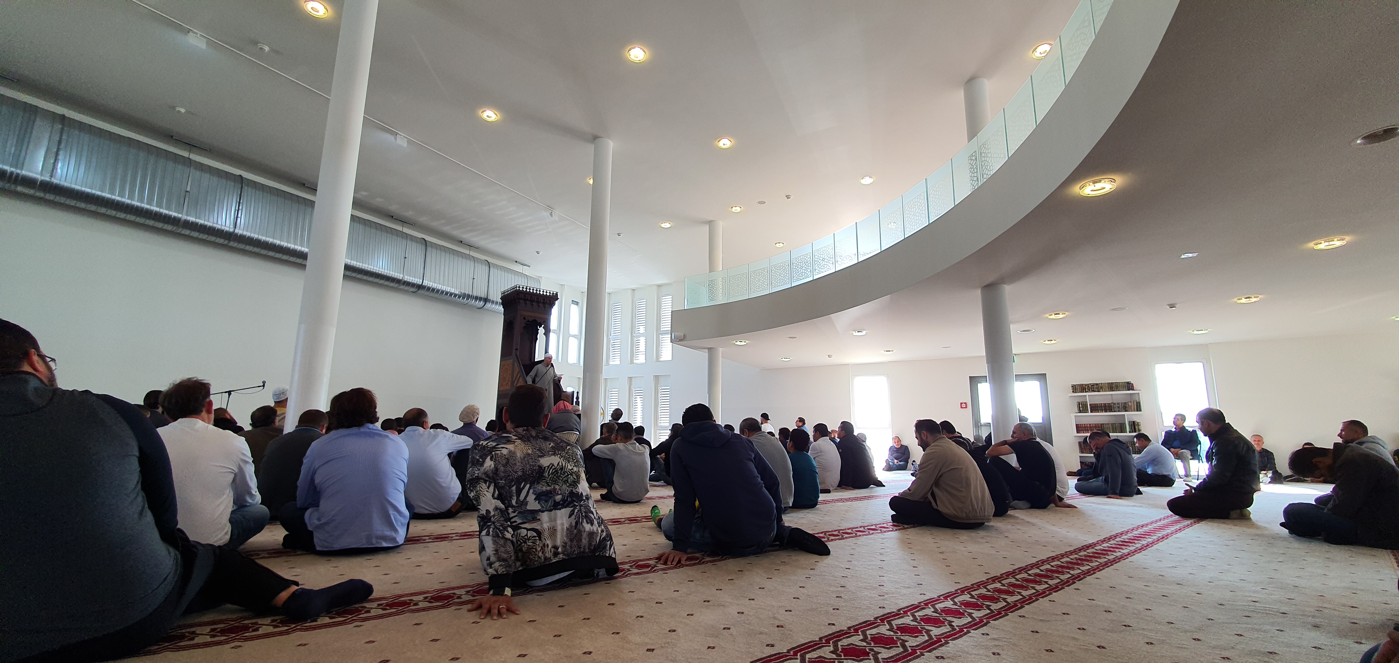 Iman Zentrum – Islamische Gemeinschaft Volketswil Zürich — صورة 2
